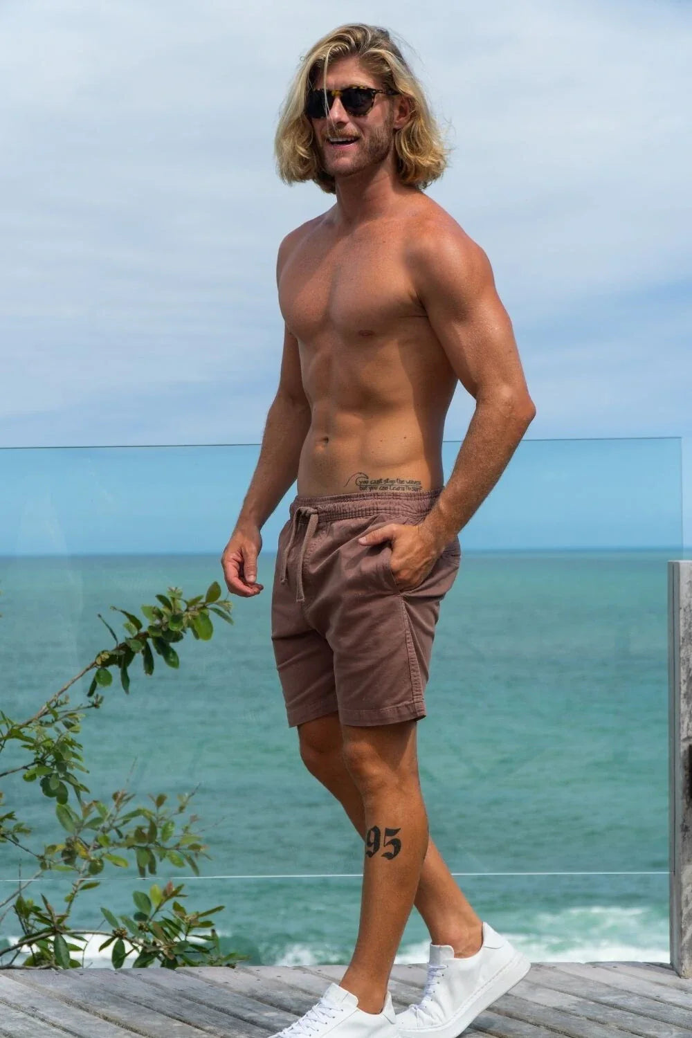 Short Urban Sarja Com Elastano 2.0 - Linha Urban - Marrom Claro