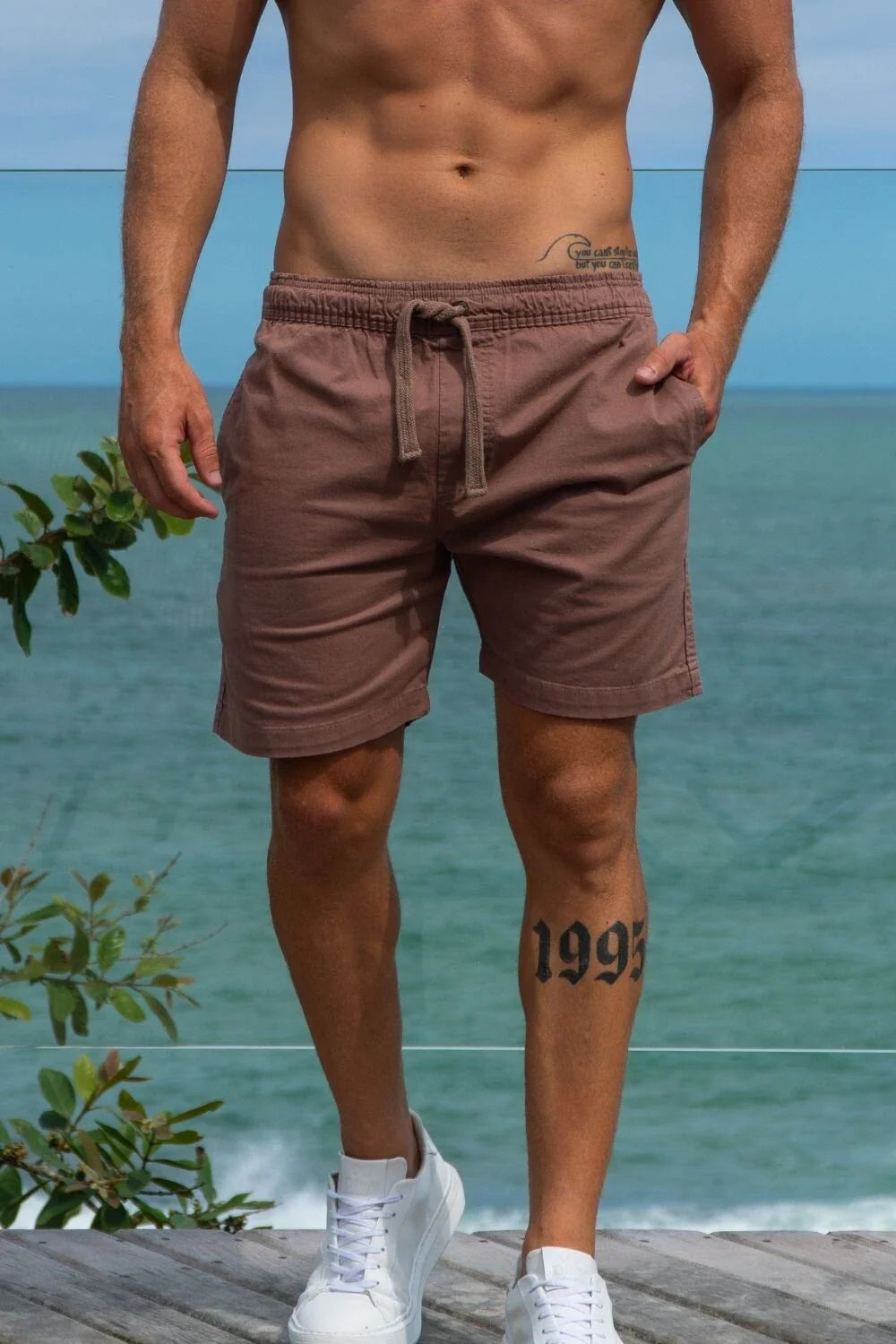 Short Urban Sarja Com Elastano 2.0 - Linha Urban - Marrom Claro