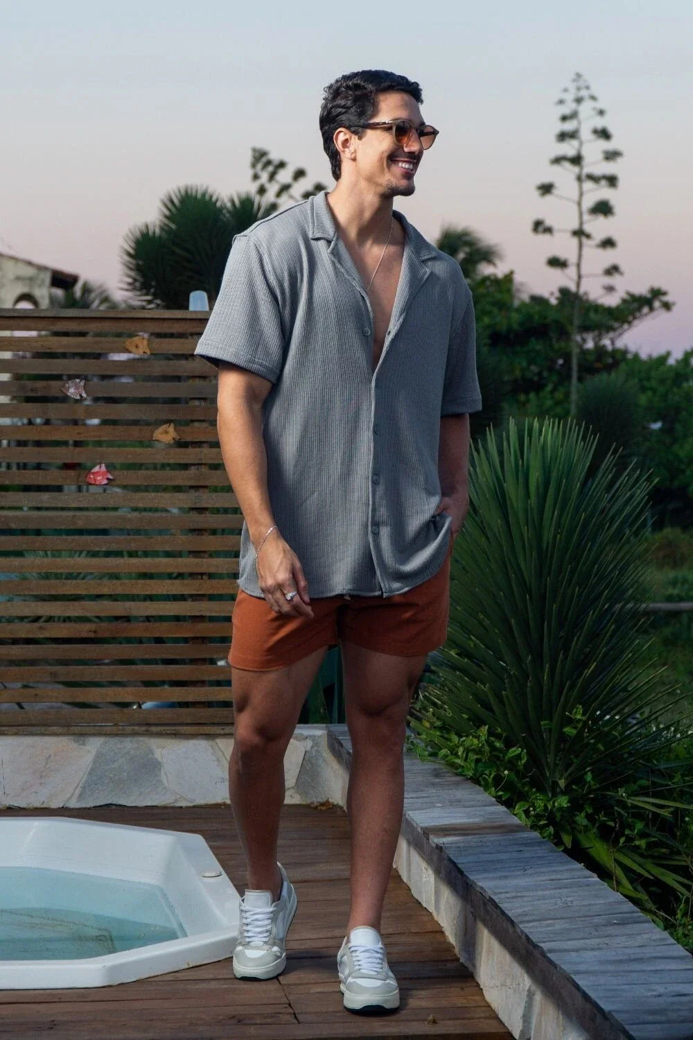 Short Linho Cut - Linha Resort - Marrom