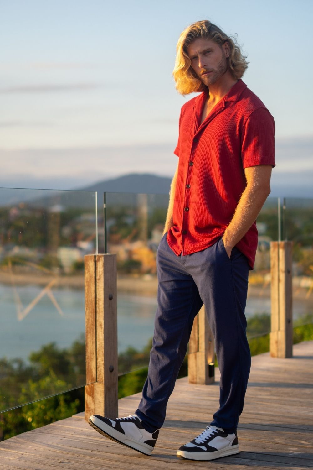 Conjunto Camisa Tricô Urban Marsala + Calça Linho Azul Resort